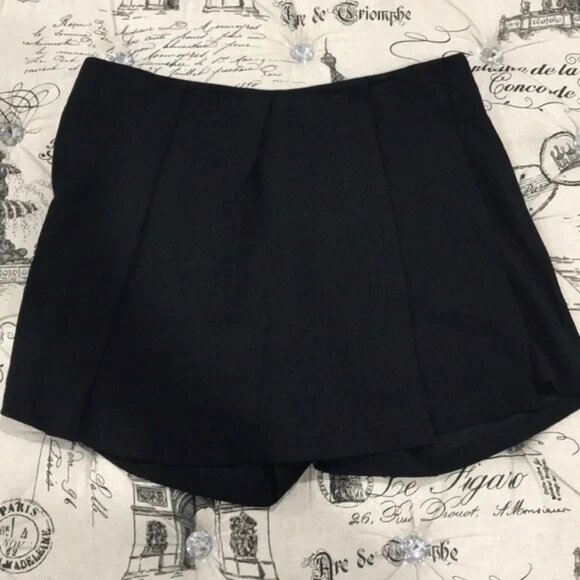 Caara Short - Picture 2 of 5